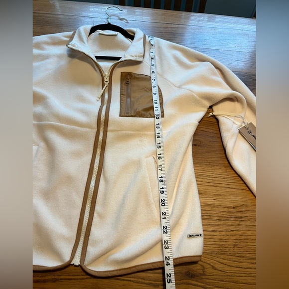 BearPaw NWT Women's Cream and Tan Utility Jacket Size Large - Picture 9 of 9